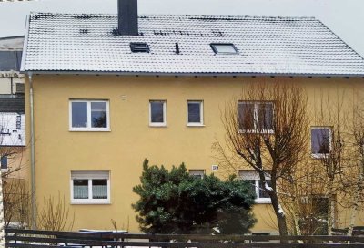 Schöne und modernisierte 4-Raum-Wohnung mit Balkon in Höchstadt an der Aisch