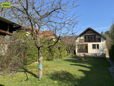 Gepflegtes Einfamilienhaus mit großem Garten, Carport, inkl. Luft-/Wasserwärmepumpe, Photovoltaik und Solarenergie