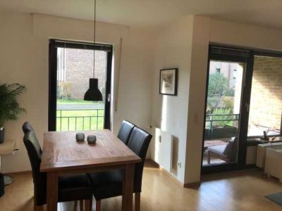 Freundliche, gepflegte 2-Zimmer-Wohnung mit Loggia und Einbauküche