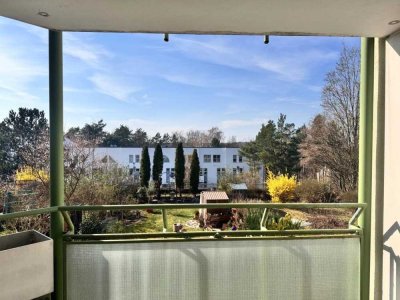 * NEUES BAD * GRÜNER BLICK und TOLLER SCHNITT Parkettwohnung UNIWOHNGEBIET ab 01.04.