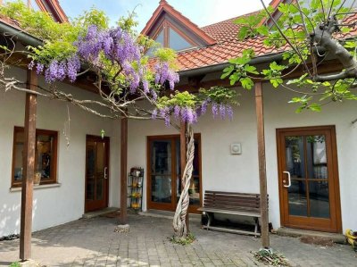 Altstadthaus mit Innenhof, Garage, Domnähe – offenes Raumkonzept