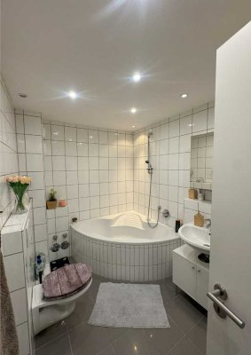 Zentral in Bürstadt wohnen! Alles fußläufig erreichbar! Großzügige 3-Zimmer-Wohnung mit Balkon