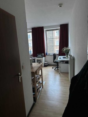 Nachmieter gesucht ab 01.07.2026 – Möblierte 1-Zimmer-Wohnung im Zentrum von Aachen
