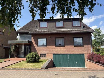 Lehrte: Großzügiges Zweifamilienhaus auf herrlichen Grundstück in ruhiger Wohnlage