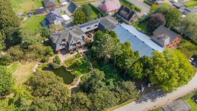Elegante Landresidenz mit Reithalle und Golfplatz-Nachbarschaft