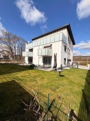Traumhafte Wohnung - großzügig, lichtdurchflutet, mit sonnigem Garten