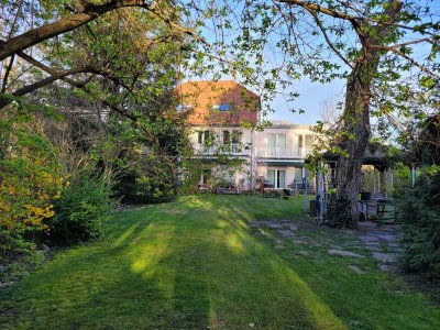 Dallgow-Döberitz - Mehrgenerationenhaus mit 3 Wohnungen mit schönem Garten (1.000 qm)