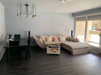 Modernisierte EG-Wohnung mit vier Zimmern sowie Balkon und EBK in Karlsruhe
