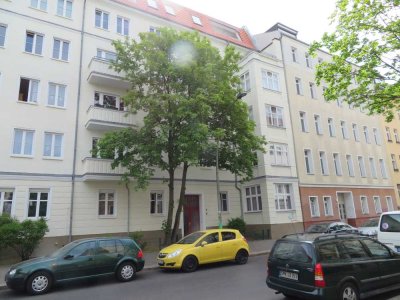 Samariterkiez: Stilvolle Altbauwohnung in zentraler Lage � 0172-3261193