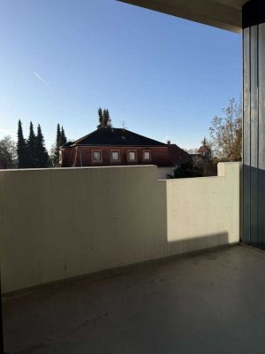 Frei gewordene, frisch renovierte 1-Zimmer-Wohnung mit Balkon in Göttingen.