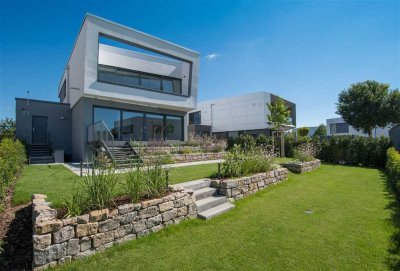 Luxuriöse Bauhaus-Villa in feiner Riedberg Westflügel-Lage