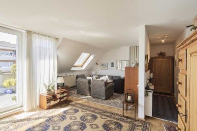 Lichtdurchflutete Eigentumswohnung mit großem Sonnenbalkon und Garage in schöner Wohnlage von Poll