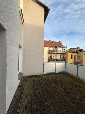 Helle 2-Zimmer-Wohnung mit Terrasse