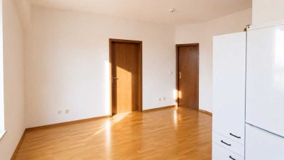 Charmante 1,5-Zimmer-Altbauwohnung mit Parkett & Einbauküche