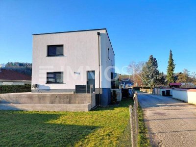 Zeitlos, elegantes EFH mit Doppelgarage in Toplage - NEUWERTIG