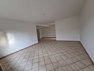 3-Zimmer Souterrain Wohnung mit Garage in Lingenfeld