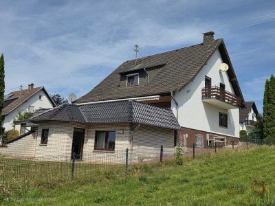 Großes EFH mit Einliegerwohnung in sehr ruhiger Lage