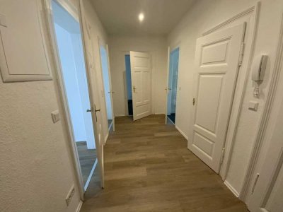 Sanierte 2-Raum Wohnung - große Küche -  mit Balkon