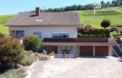 +++ Ein Wohntraum: 2 Wohnungen mit Terrasse, Balkon, EBK, Garten und Garagen in Durbach +++