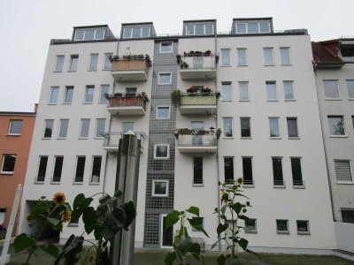 Ideal für Singles & Paare: 2-Zimmer-Wohnung mit Aufzug in Stadtfeld Ost