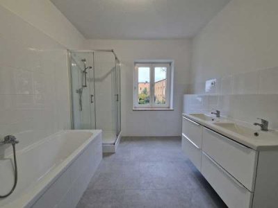 ***Frisch renoviertes Reihenhaus, 4-Zimmer, modernes Bad und großer Garten***