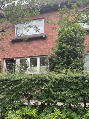 "Reihenmittelhaus in Klein Borstel - von privat, 5 Zimmer, Wintergarten & Wohnkeller"