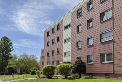 Renovierungsbedürftige 4-Zimmer-Wohnung mit Balkon in begehrter Weststadtlage