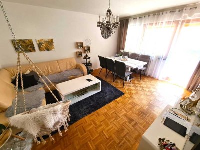 3 ZIMMER WOHNUNG MIT GROßEM BALKON, PARKETTBODEN, TAGESLICHT-BAD....