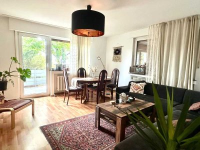 Wohnung mit zwei Zimmern sowie Balkon und EBK in Detmold