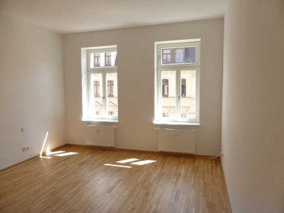 Moderne 2-Raumwohnung mit sonnigem Balkon im stilvollen Baudenkmal - Leipzig Kleinzschocher!