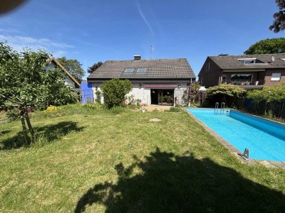 Ein- / Zweifamilienhaus + Gewerbeeinheit + Pool - ländliche Lage