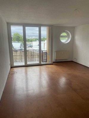 Schöne 2 Raumwohnung mit Balkon, Lift und Tiefgarage