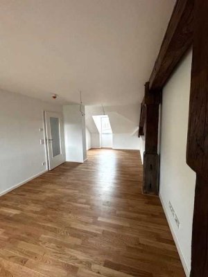 Schöne 2 - Zimmer Wohnung im Kloster Karree