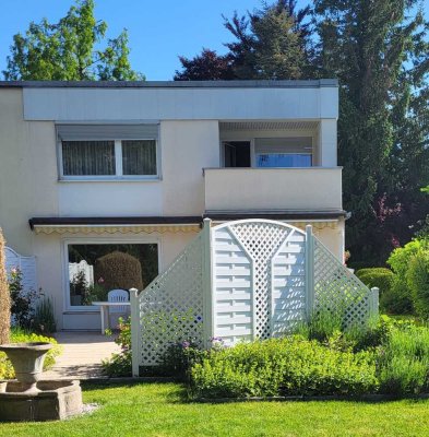 DHH Waldperlach, sehr gepflegt in guter Lage mit schönem Garten