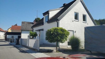 Modernisiertes Einfamilienhaus mit 4 Zimmern in Regenstauf/ Steinsberg