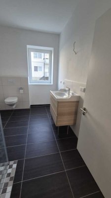 Barrierefrei+Neu+Saniert+ 4-Zi+ Garten