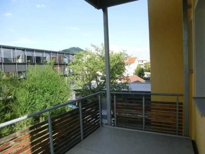 Schöne, helle + warme 2-Raumwohnung mit Balkon / bei TZ-Hausmeisterjob günstiger