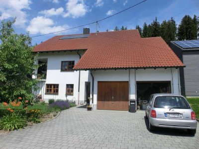 Attraktives Einfamilienhaus mit Einliegerwohnung in Schnuttenbach
