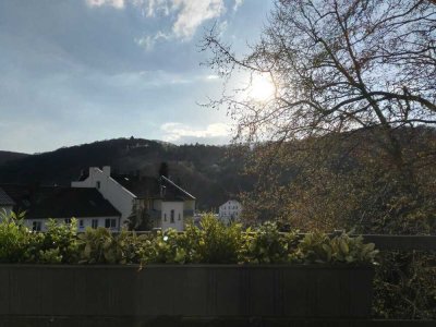 Viel Platz! Schöne 3- Zimmerwohnung mit Sonnenbalkon