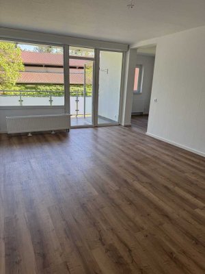 Moderne 3-Zimmer-Wohnung mit Balkon und Garagenstellplatz – sofort bezugsfertig!