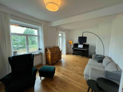 Lichtdurchflutete Altbauwohnung mit Gartenblick, Balkon, Kamin& Aufzug - ruhige Bestlage
