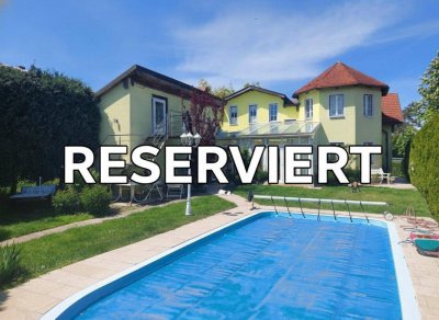 Geräumiges Wohnhaus mit Wintergarten und Pool in Aussichtslage