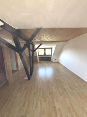Schöne 1 Zimmer Wohnung in ruhiger Seitenstraße