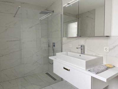 EXKLUSIVES IMMOBILIENANGEBOT IN BEGEHRTER LAGE MIT GROSSZÜGIGER SÜD-WEST BALKON UND STELLPLATZ