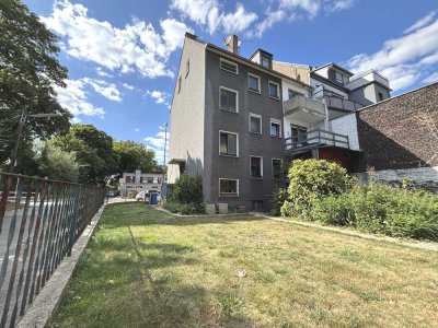 Erdgeschosswohnung mit alleiniger Gartennutzung und 3 Garagen