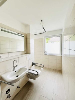 Barrierefreie 2-Zimmer-Service-Wohnung mit Einbauküche und Balkon