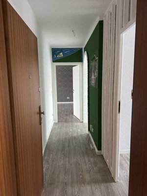 …gepflegte 2 Zi.-Wohnung m. Balkon im Stadtkern