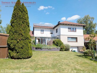Zweifamilienhaus mit Pool, Sauna  Wintergarten – großzügiges Anwesen in Oberhembach