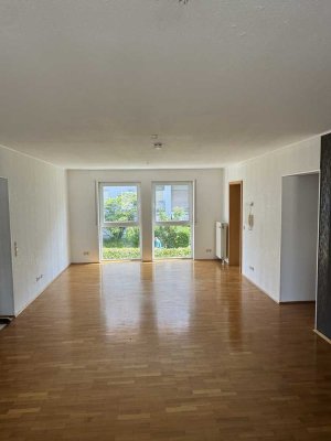 Wunderschöne moderne 3-Zimmer-Wohnung mit Balkon und Tiefgaragenstellplatz