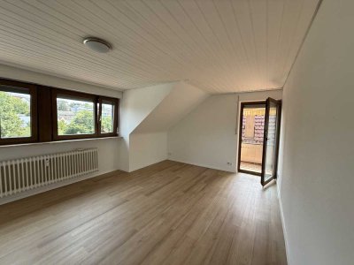 Sonnige Dachgeschosswohnung mit Balkon
